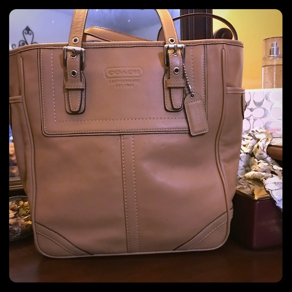 Coach Handbags - Authentic Coach Leather Handbag